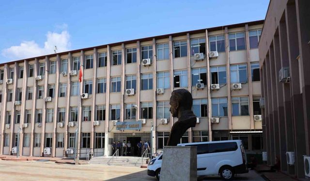 Eğlence mekanının önünde çıkan silahlı ve bıçaklı kavganın şüphelileri adliyeye sevk edildi