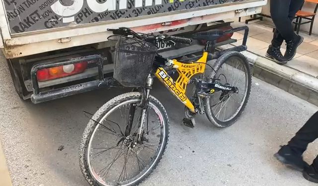 Elazığ’da pikaba çarpan bisikletli yaralandı