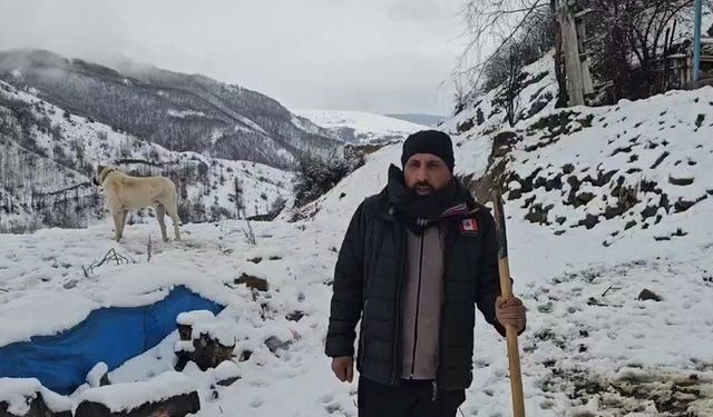 Erzincan’ın Refahiye ilçesinde kar yağışı etkili oldu
