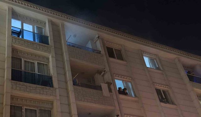 Esenyurt’ta 5 katlı binada yangın paniği: Bina tahliye edildi