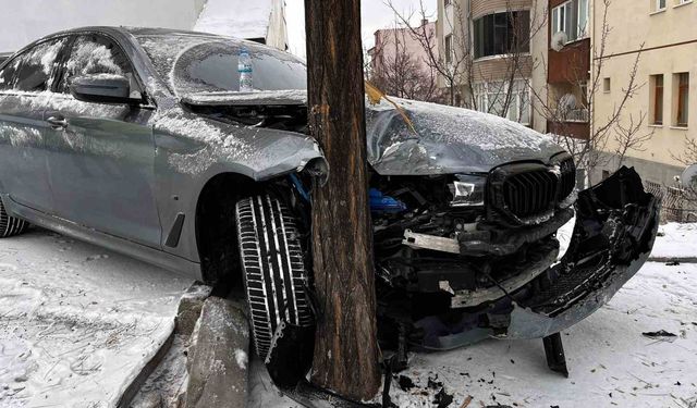 Faciayı ağaç önledi: O anlar güvenlik kameraları yansıdı