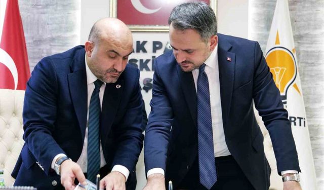 Gençlik ve Spor Bakan Yardımcısı Eminoğlu, AK Parti Eskişehir Teşkilatı ile istişarede bulundu