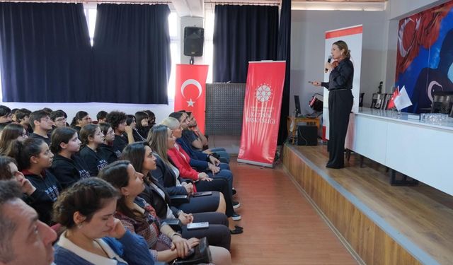 Hatay’da öğrencilere dezenformasyonla mücadele farkındalık eğitimi verildi