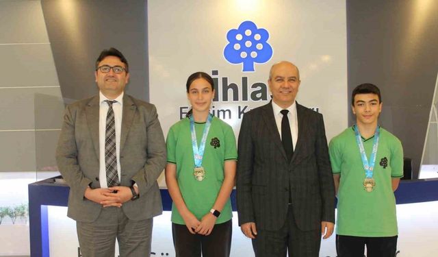 İhlas Koleji öğrencilerinden karatede çifte şampiyonluk