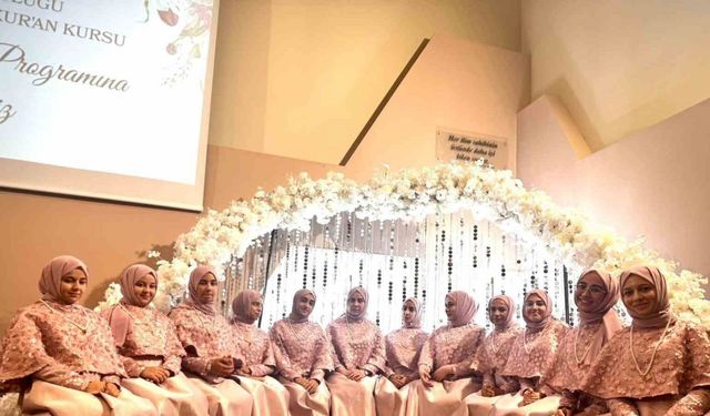 İzmir’de genç hafizeler icazetlerini aldı