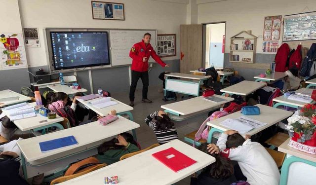 JAK’tan öğrencilere "Deprem farkındalık eğitimi"