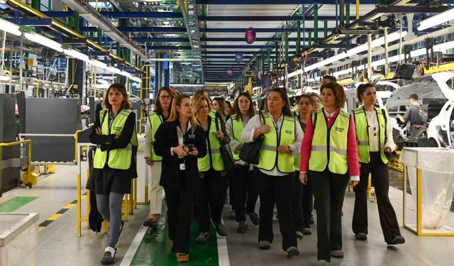 Kadının Güçlenmesi Bursa Platformu üyeleri, Oyak Renault’da buluştu