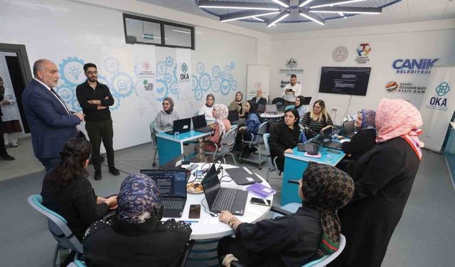 Kadınlar, yapay zeka ile geleceğe hazırlanıyor