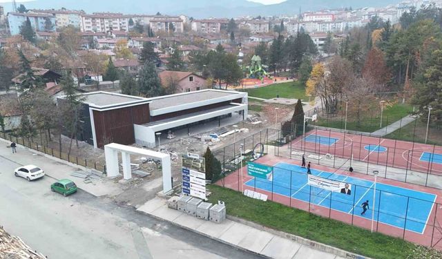 Karabük Belediyesi 5000 evler sosyal tesisleri’nde çalışmalar hız kesmiyor