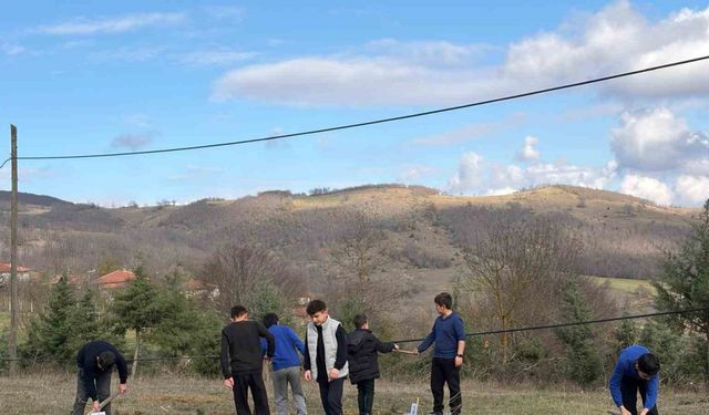 Kavak’ta doğa için fidan, eğitim için kitap desteği