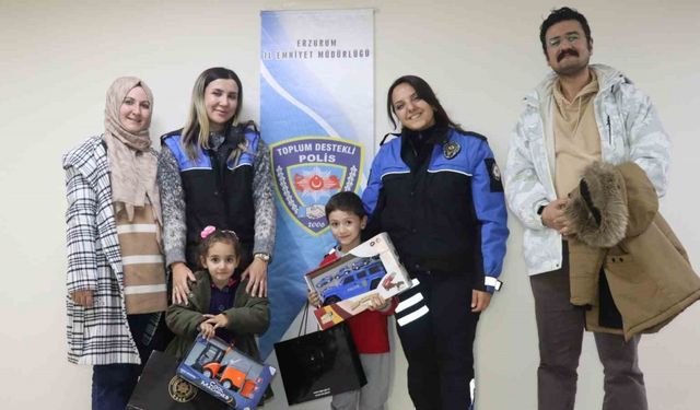 Kaybolan oyuncağı için polisten yardım istedi