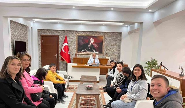 Kaymakam İlhan, özel öğrencileri ağırladı