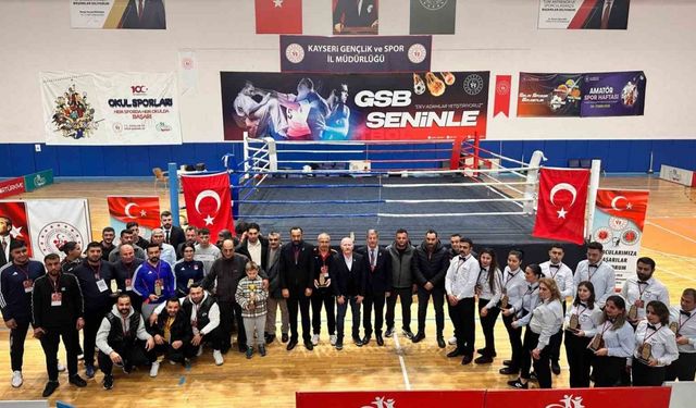 Kayseri’de "Gazilerimize Vefa Muaythai Şampiyonası" yapıldı