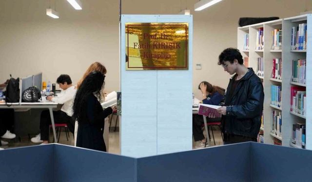 KBÜ Rektörü Kırışık’tan Kamil Güleç Kütüphanesi’ne 600 kitaplık bağış