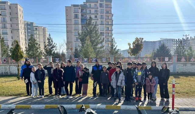 Mardin’de çocuklara trafik eğitimi verildi