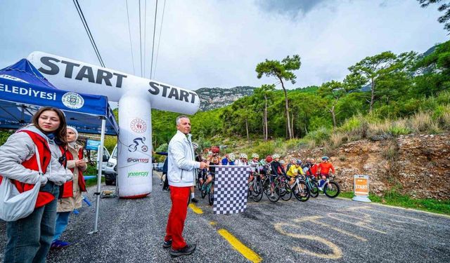 Muğla’da 100 sporcu zorlu parkurda ter döktü