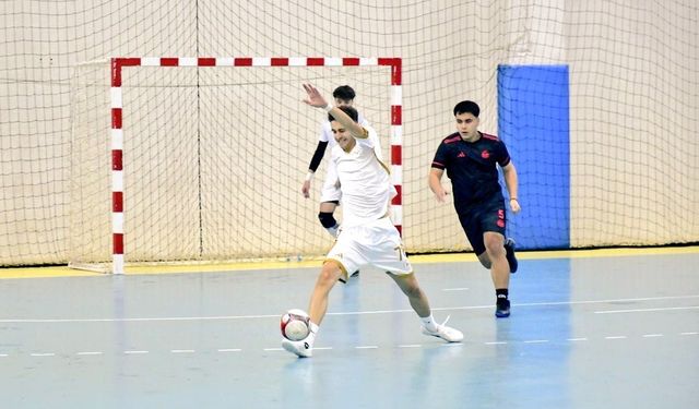 Okul Sporları Genç A Erkek Futsal Müsabakaları başladı