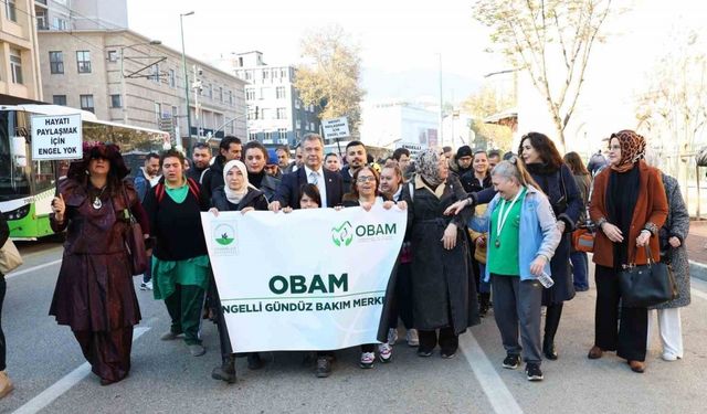 Osmangazi’de engelli bireyler farkındalık için yürüdü