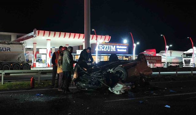 Otomobil tıra arkadan çarpıp takla attı: 1 ölü, 1’i ağır 3 yaralı