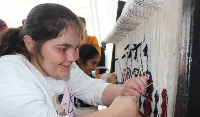 Özel bireyler mutfağa girip yaptıkları kurabiyelerle ağızları tatlandırdı