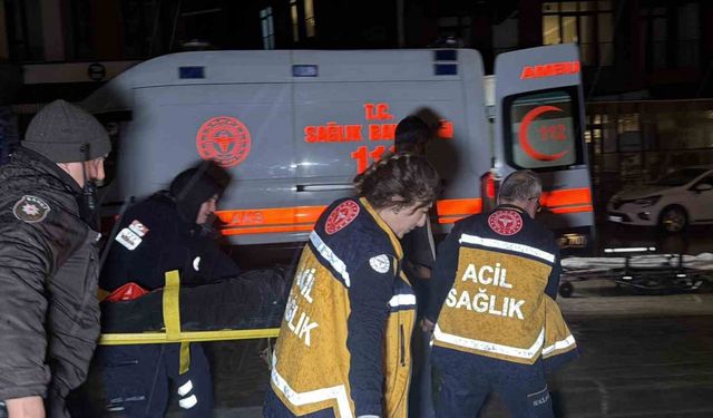 Park halindeki tıra çarpan motosiklet sürücüsü ağır yaralandı