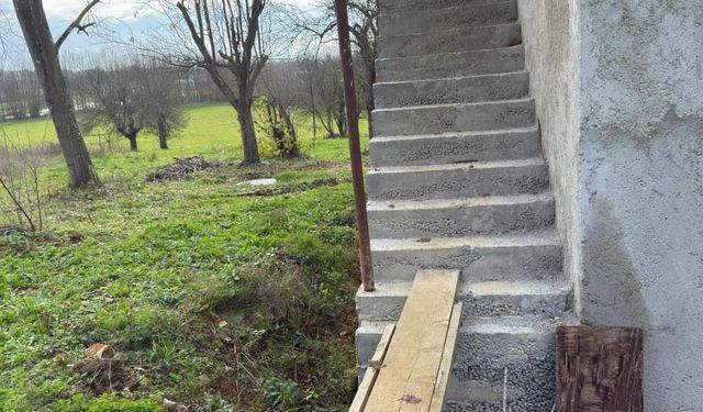 Sakarya’da merdivenden düşen şahıs yaralandı