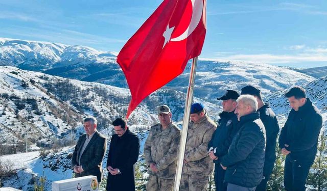 Şehit Piyade Sözleşmeli Er Emrah Gündüz dualarla anıldı