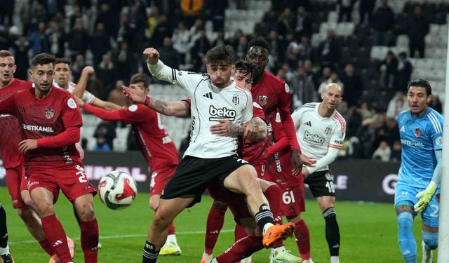 Trendyol Süper Lig: Beşiktaş: 1 - Gaziantep FK: 1 (İlk yarı)