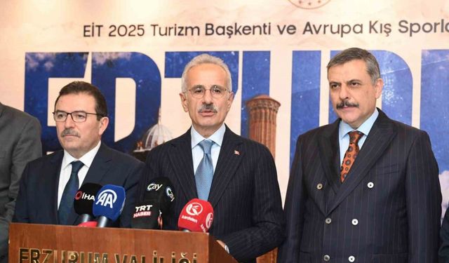 Ulaştırma ve Altyapı Bakanı Uraloğlu: "Erzincan-Erzurum-Kars tren hattı etüt proje çalışmaları devam ediyor"