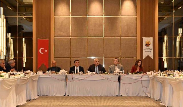 Vali Zorluoğlu, esnafın sorun ve taleplerini dinledi