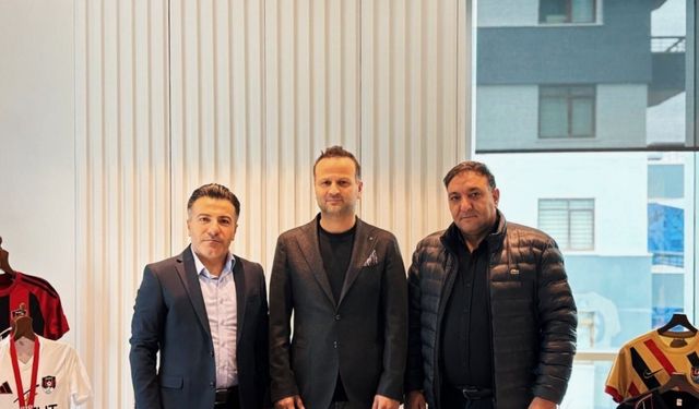 Vanspor, Osman Zeki Korkmaz ile anlaştı