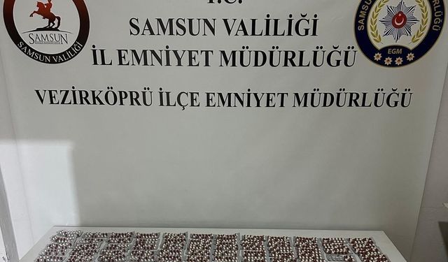 Vezirköprü’de araçta bin 308 adet uyuşturucu hap ele geçirildi
