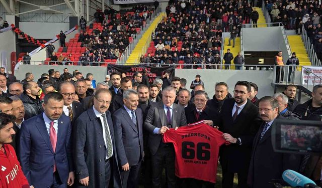 Yozgat Şehir Stadyumu, Bakan Osman Aşkın Bak'ın katılımıyla açıldı