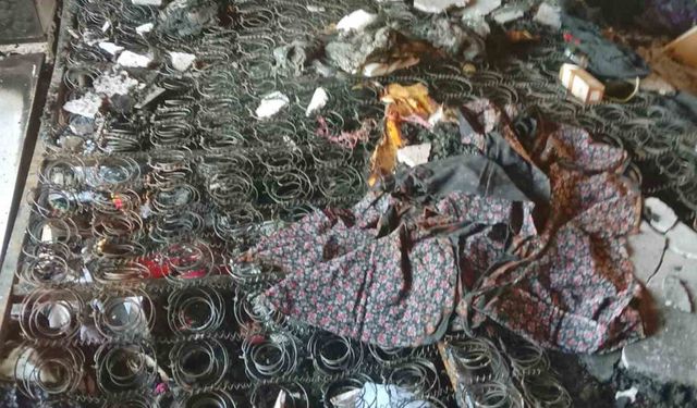 Araban'da kırsal mahalledeki ev yangınında eşyalar küle döndü