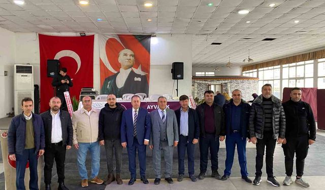 Ayvacık'ta Şoförler ve Otomobilciler Esnaf Odası Başkanı Mehmet Solak güven tazeledi