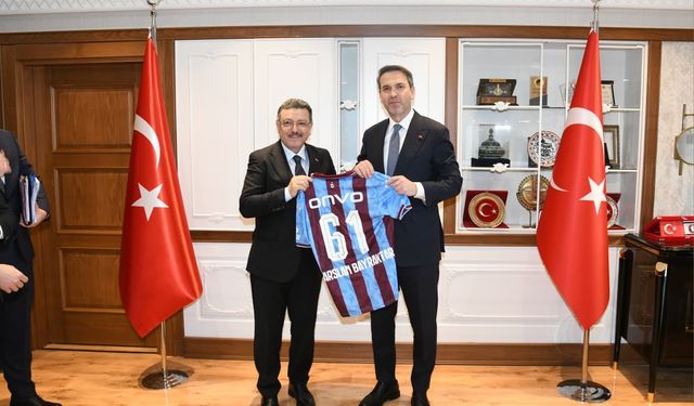 Bakan Bayraktar Trabzon'da