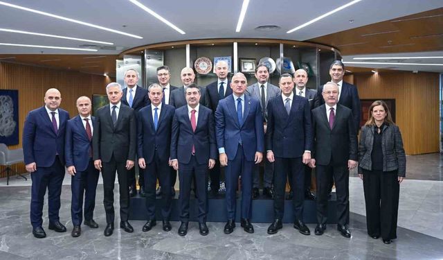 Bakan Ersoy: 'Bölgesel krizlere rağmen turizm sektöründe güçlü bir performans ortaya koyduk'