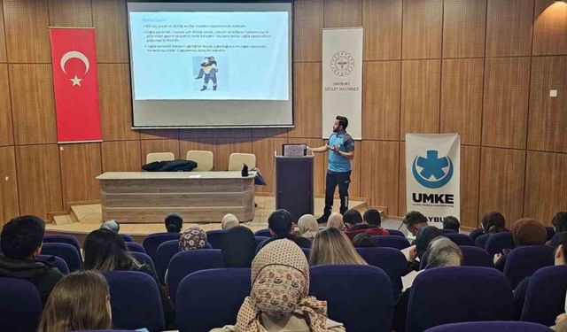 Bayburt'ta sağlık personeline afet bilinci eğitimi verildi