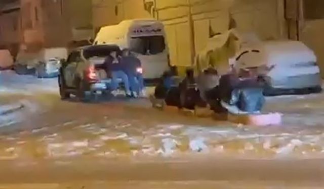 Belediye personelinden kar eğlencesi