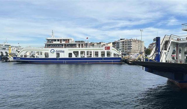 Bozcaada ve Gökçeada'ya hafta sonu tüm feribot seferleri iptal edildi