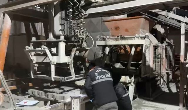 Burdur'da pres makinesine sıkışan işçi yaralandı