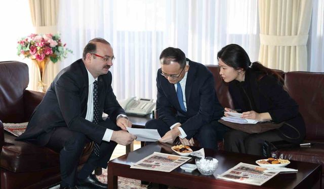 Çin Halk Cumhuriyeti Ankara Büyükelçisi Jiang Xuebin Atatürk Üniversitesi'nde