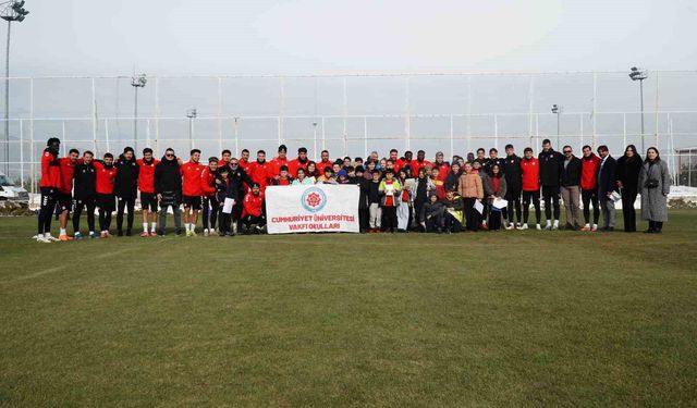 CÜ Vakfı Okulları, Yiğidoları antrenmanda ziyaret etti