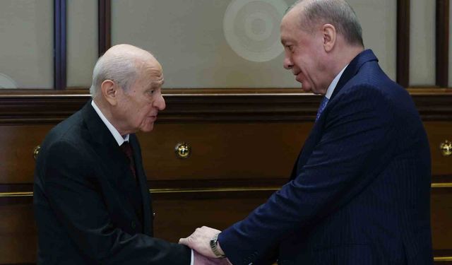 Cumhurbaşkanı Recep Tayyip Erdoğan ile MHP Genel Başkanı Devlet Bahçeli'nin görüşmesi başladı.