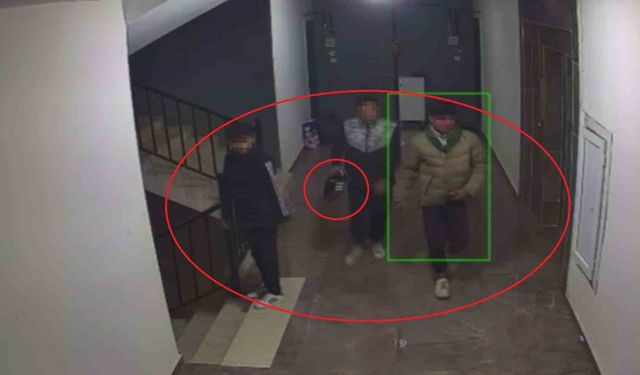 Daire önündeki ayakkabıları çaldılar