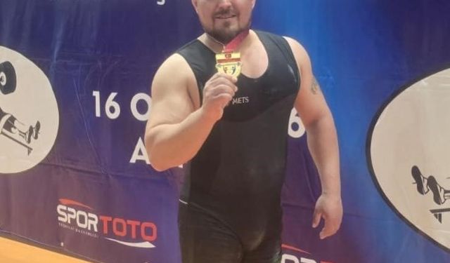 Denizlili halterci Hakan Dağ Türkiye şampiyonu