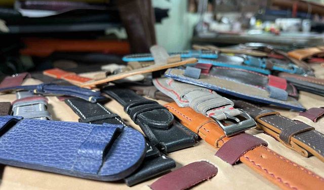 Deri ve sanatı buluşturup el emeğiyle saat kordonu yapıyor