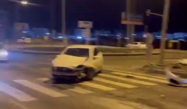 Diyarbakır'da iki araç çarpıştı: 2 yaralı