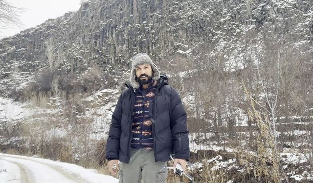 Donan baraj gölünün üzerine kilim serip oturdu