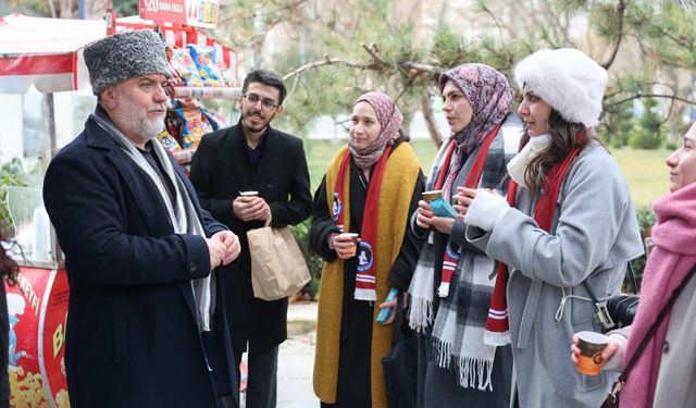 EĞİTİM-BİR-SEN'den ek atama bekleyen öğretmen adaylarının eylemine destek